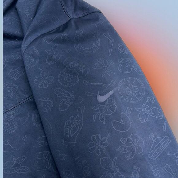 NIKE SHIELD Men’s Medium LUCKY PRINT Navy Blue Windshirt Jacket - Picture 4 of 5